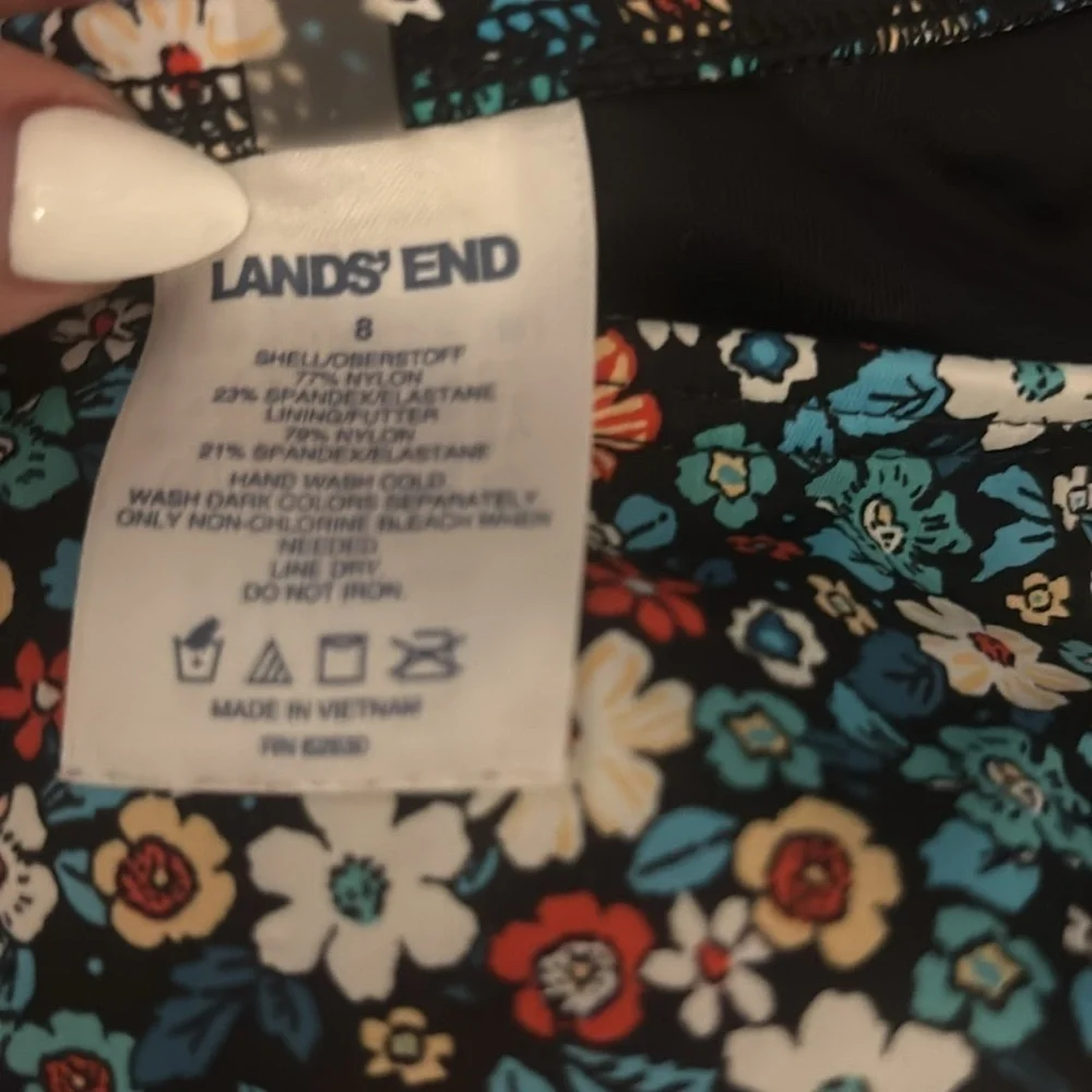 Lands End Swim Top Beach Resort Womens 8 Black Floral Built In Padded Bra - Picture 7 of 8